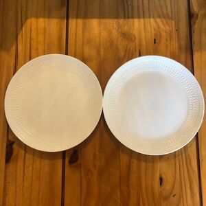 Metceramica Beaded Dinner Plates (2) White Embossed Dot